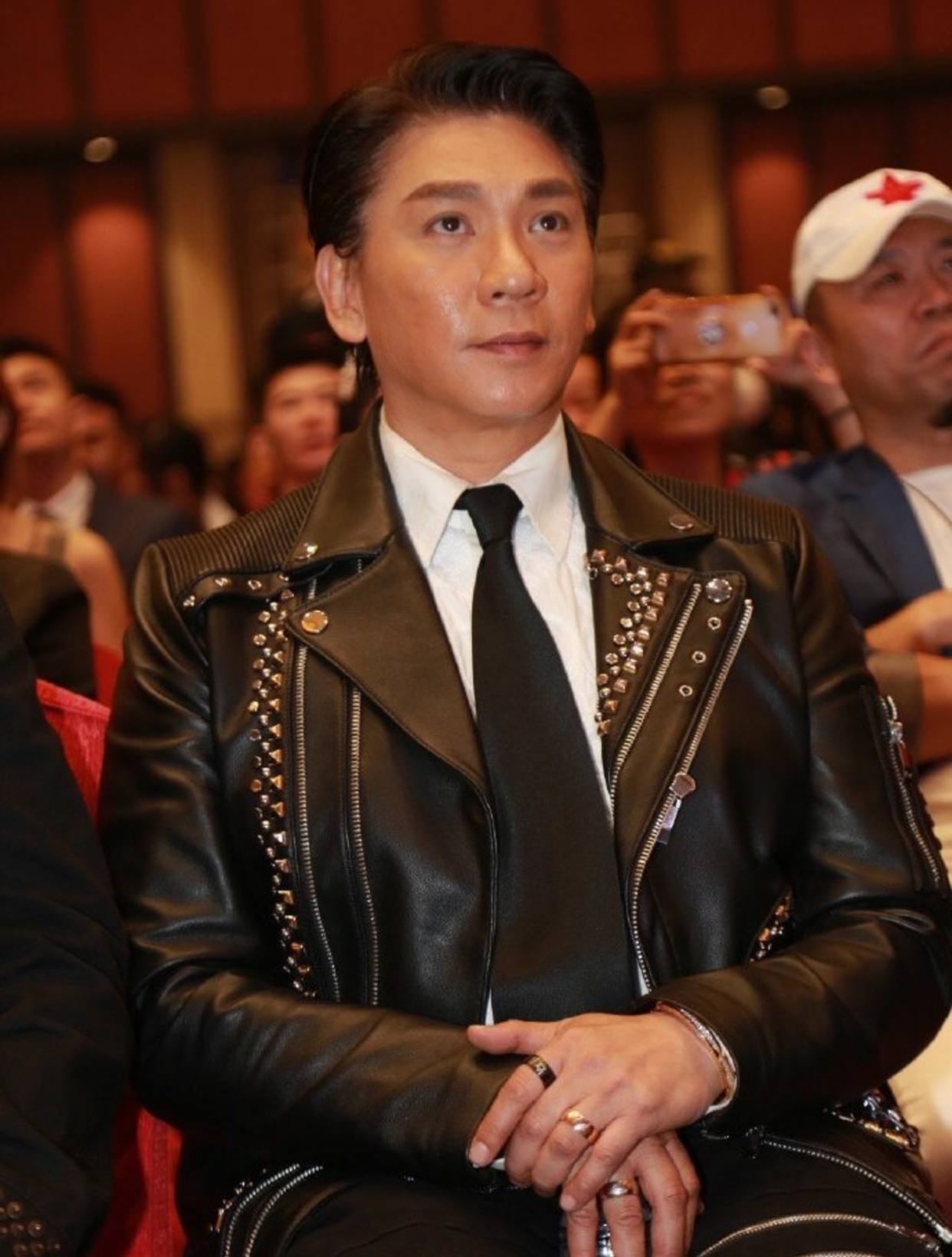 "十大恶人"之一黄子扬近况,53岁模样似小鲜肉,曾被惠英红怒斥